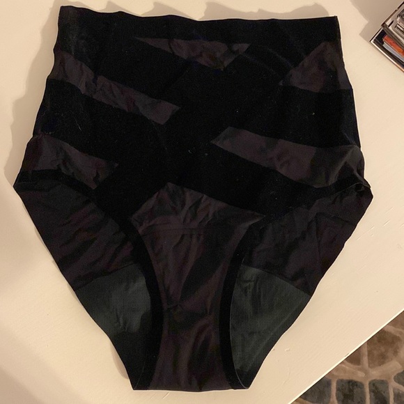 KNIX core love postpartum high rise high absorbency small - Picture 1 of 2